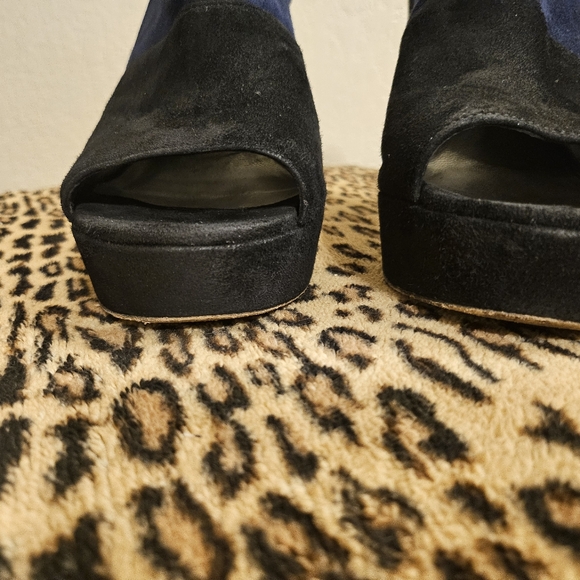 Stuart Weiztman platform pumps - Picture 3 of 8